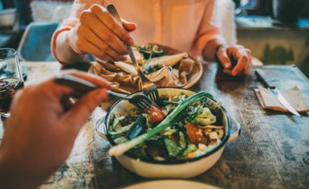Nghiên cứu mới: Người ăn cả ngày lẫn đêm dễ bị trầm cảm
